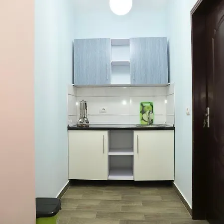 Flower Apartment *